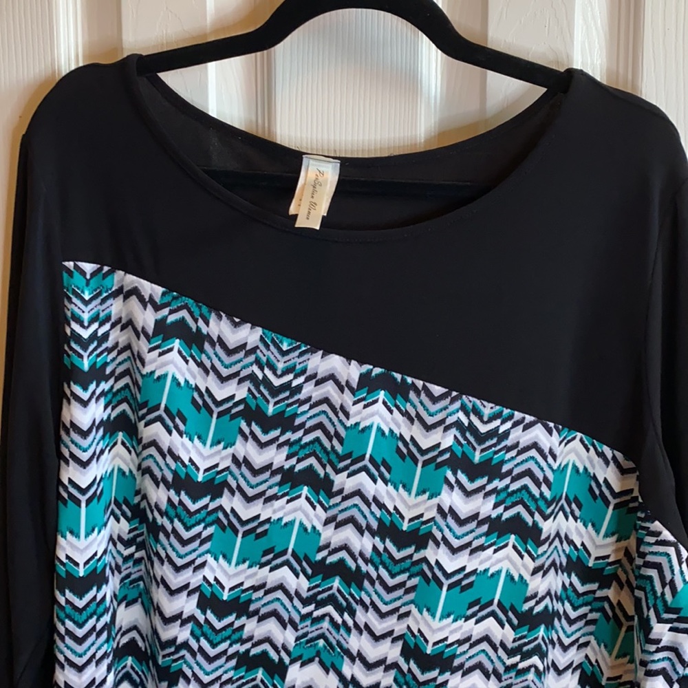 PerSeption Geometric Tunic - Picture 3 of 8